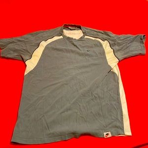 Nike t shirt size L